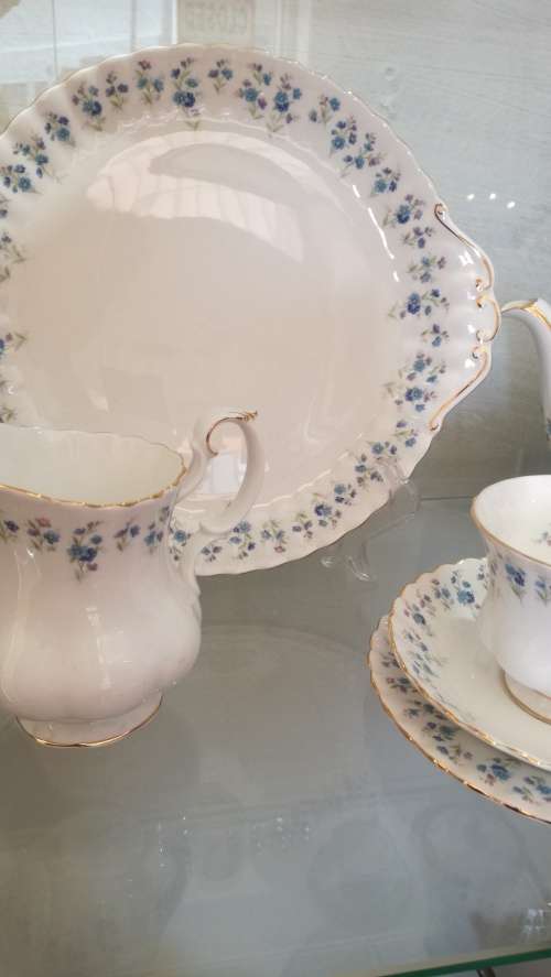 Royal Albert 41 piece " Memory Lane " tea set